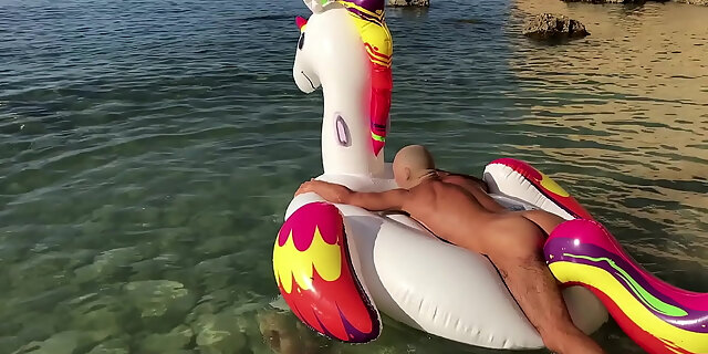 beach,humping,outdoor,sex
