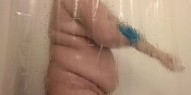 chubby,fat,latina,shower